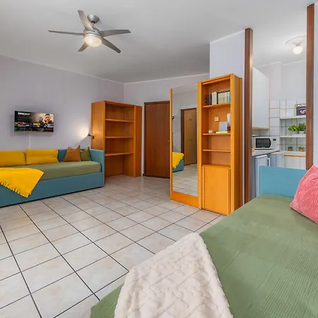 Апартаменты Immerso Nella Natura A Due Passi Dal Maggiore Леза